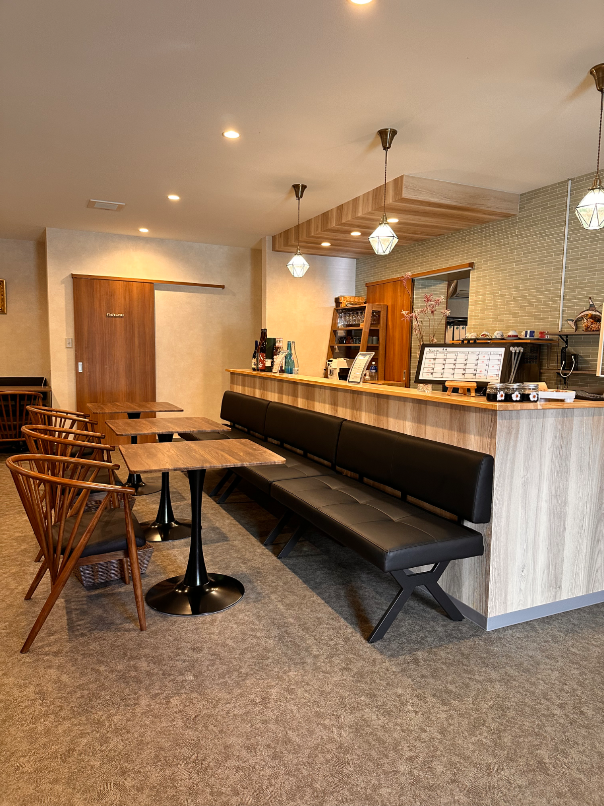 ゆったり寛げるソファ席