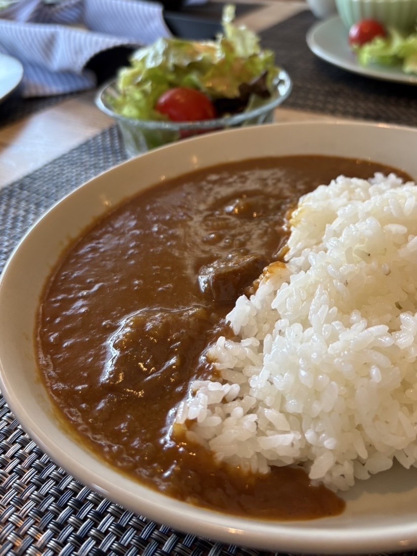 【和牛が溶け込む絶品カレー】今治で見つけた「無言でかきこむ至福」