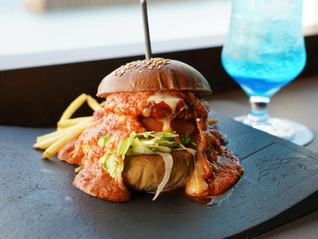 Spectacular Seto Inland Sea Views and Excellent Hamburgers! 'Umiiro', a Cafe with Premium Ocean View Seats