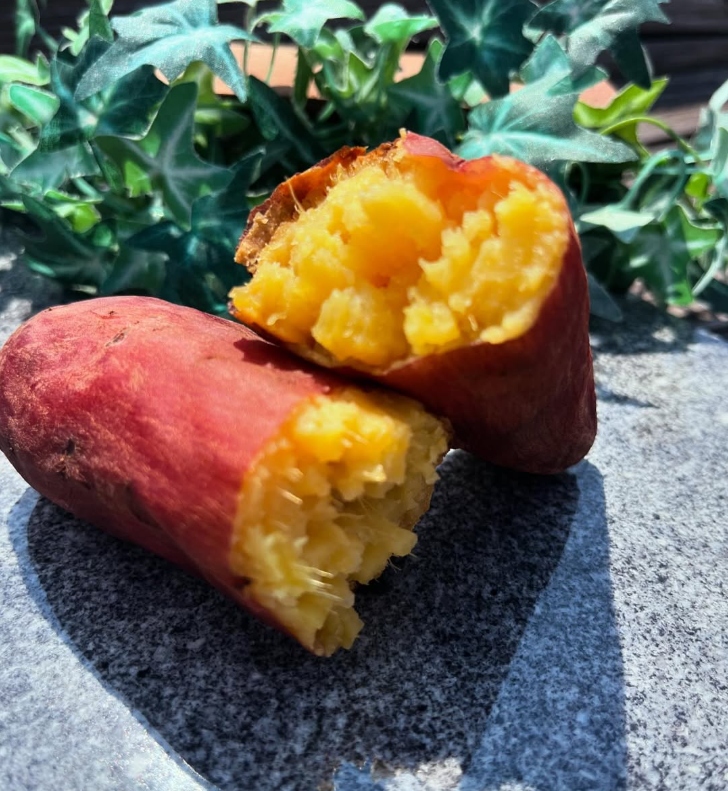 石のプロが本気で焼く奇跡の甘さ！「芋源 -imogen-」の極上石焼き芋とスイーツ