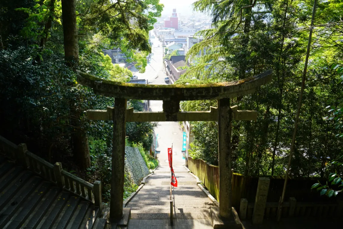 被霧籠罩的城下町。大洲市一月新年參拜・肱川嵐觀賞景點指南