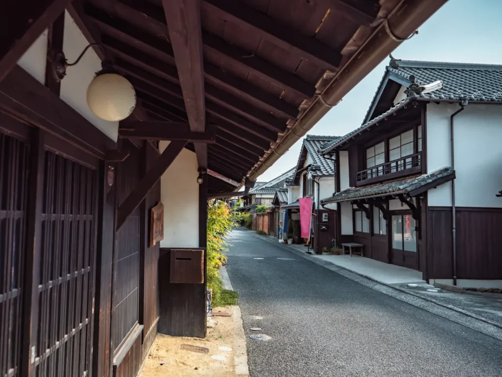 レトロな町並みと春の訪れ。西予市3月のひな祭り・家族向けレジャー